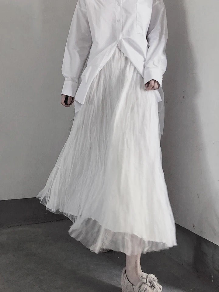 Elastic white skirt